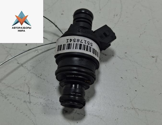 форсунка Opel Vectra C 2002, 1.8 л., бензин, МКПП, синий, седан, 90536149 - фото №1