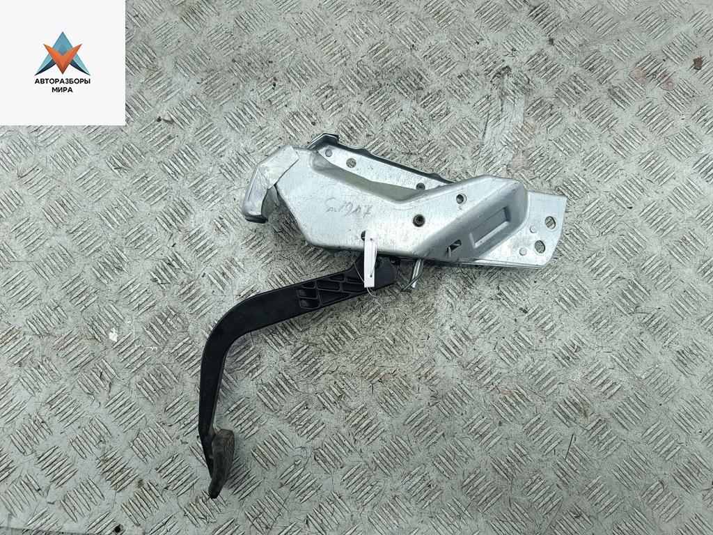 педаль сцепления Opel Zafira 1 поколение (A) 2002, 2.2 л., бензин, МКПП, серый, седан, 90581106 - фото №1