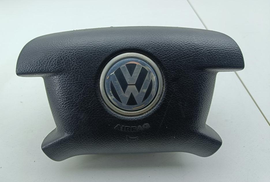 подушка безопасности водителя Volkswagen Caddy 2005, 2.0 л., дизель, МКПП, белый, фургон, 2K0880201B