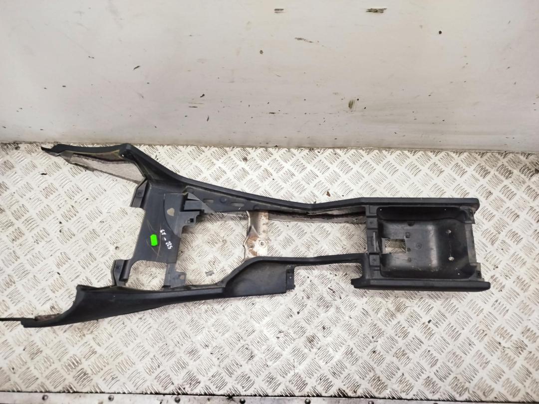 консоль салона (центральная часть) BMW 5 E39 2001, 3.0 л., дизель, АКПП, серый, универсал, 8159687