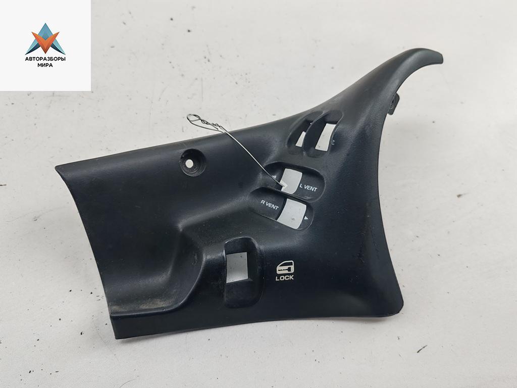 накладка двери (крышки) багажника Chrysler Voyager 3 поколение 1999, 3.3 л., бензин, АКПП, синий, минивэн, 685462B - фото №1