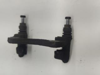 скоба суппорта Audi 100 4A/C4 1992, 2.3 л., бензин, МКПП, белый, седан