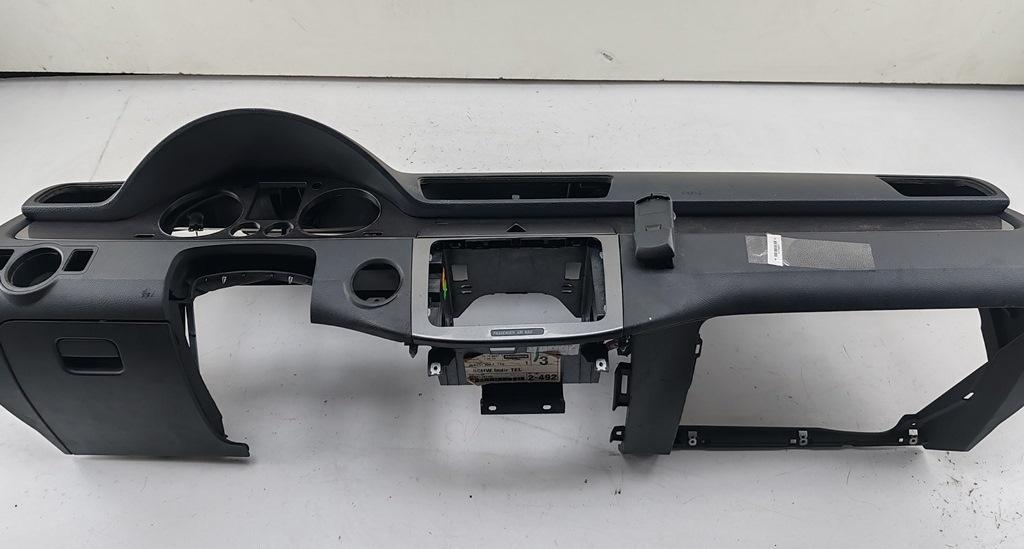 панель передняя салона (торпедо) Volkswagen Passat B6 2007, 2.0 л., дизель, МКПП, коричневый, универсал, 3C1857004F