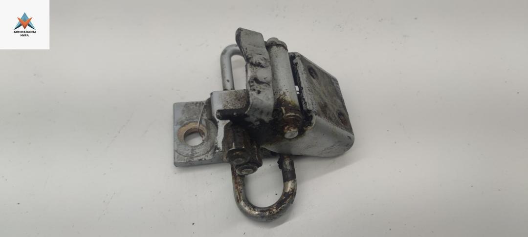 петля двери Audi A6 4A/C4 1997, серый, универсал, 4A0831411D - фото №1