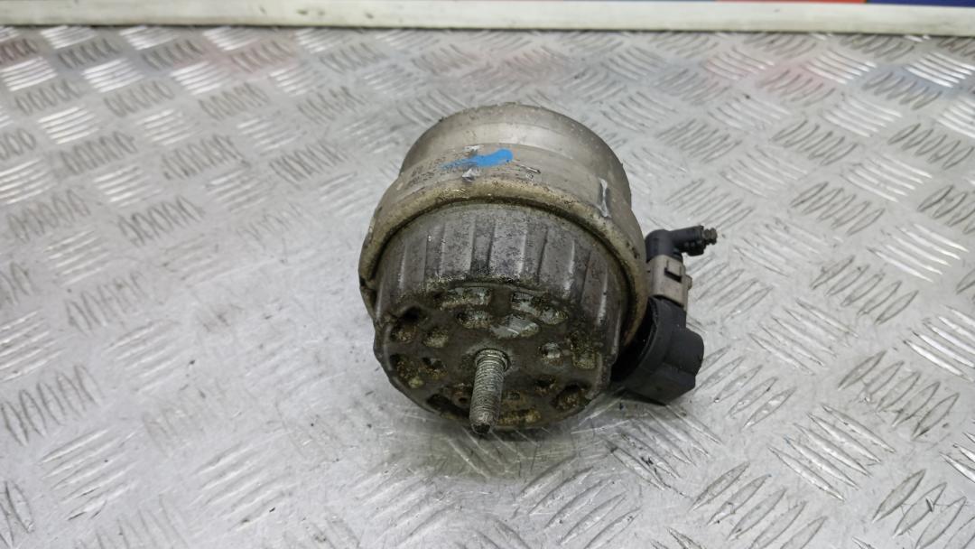 Подушка двигателя дизельная Audi A6 4F/C6 2006, 3.0 л., дизель, АКПП, универсал - фото №1