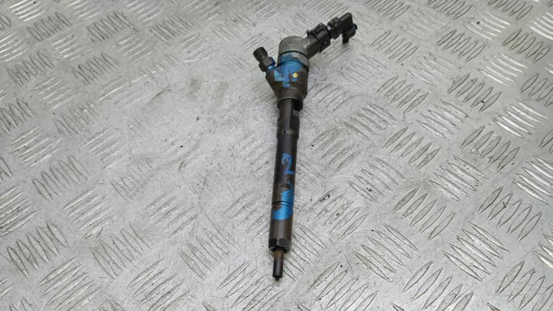 форсунка Hyundai Tucson 1 поколение 2006, 2.0 л., дизель, АКПП, внедорожник 5 дв. - фото №1