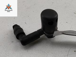 форсунка омывателя лобового стекла Opel Signum C [рестайлинг] 2005, 1.9 л., дизель, МКПП, чёрный, хетчбэк 5 дв., 9221637