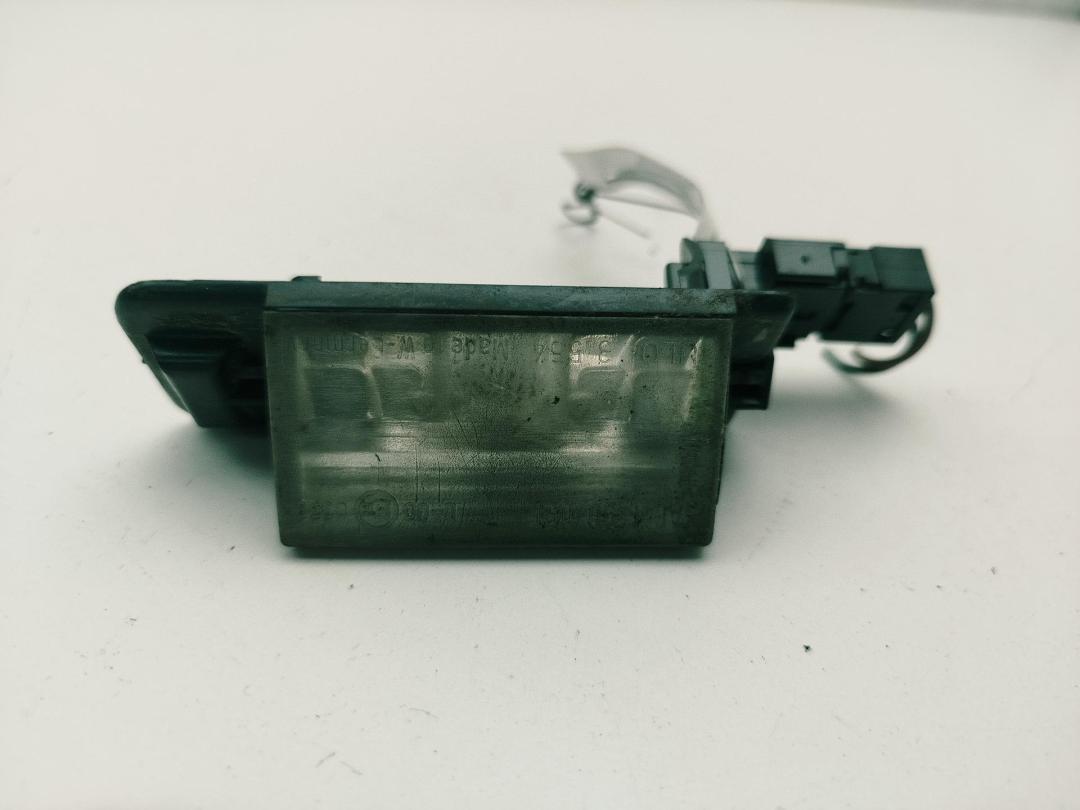 подсветка номера BMW 3 E36 1997, 1.8 л., бензин, МКПП, красный, универсал, 1387048
