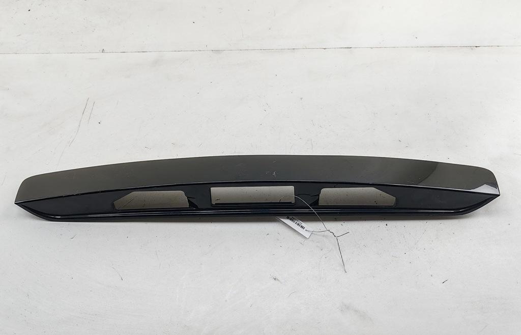 накладка подсветки номера Mazda 6 GG/GY 2006, 2.0 л., бензин, МКПП, чёрный, универсал, G21C50811