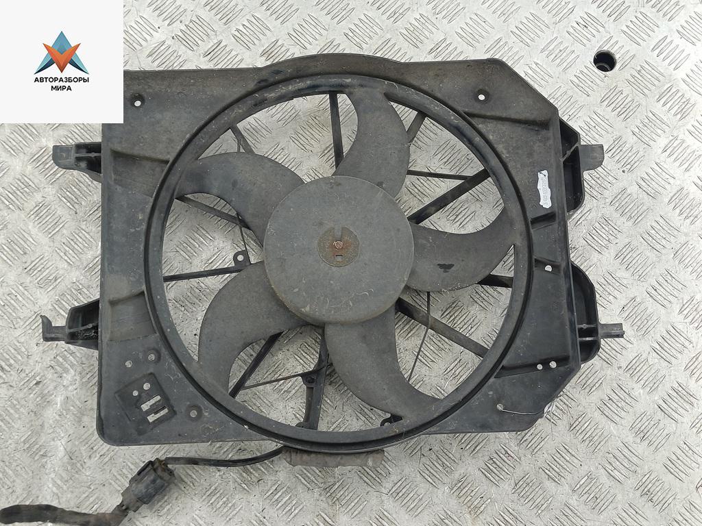 вентилятор радиатора Ford Focus 1 поколение 1998, 1.4 л., бензин, МКПП, зелёный, универсал, 3135103329 - фото №1