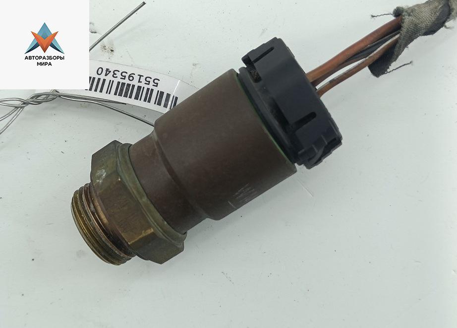 датчик температуры Opel Omega B 1998, 2.0 л., бензин, МКПП, серый, седан, 268076 - фото №1