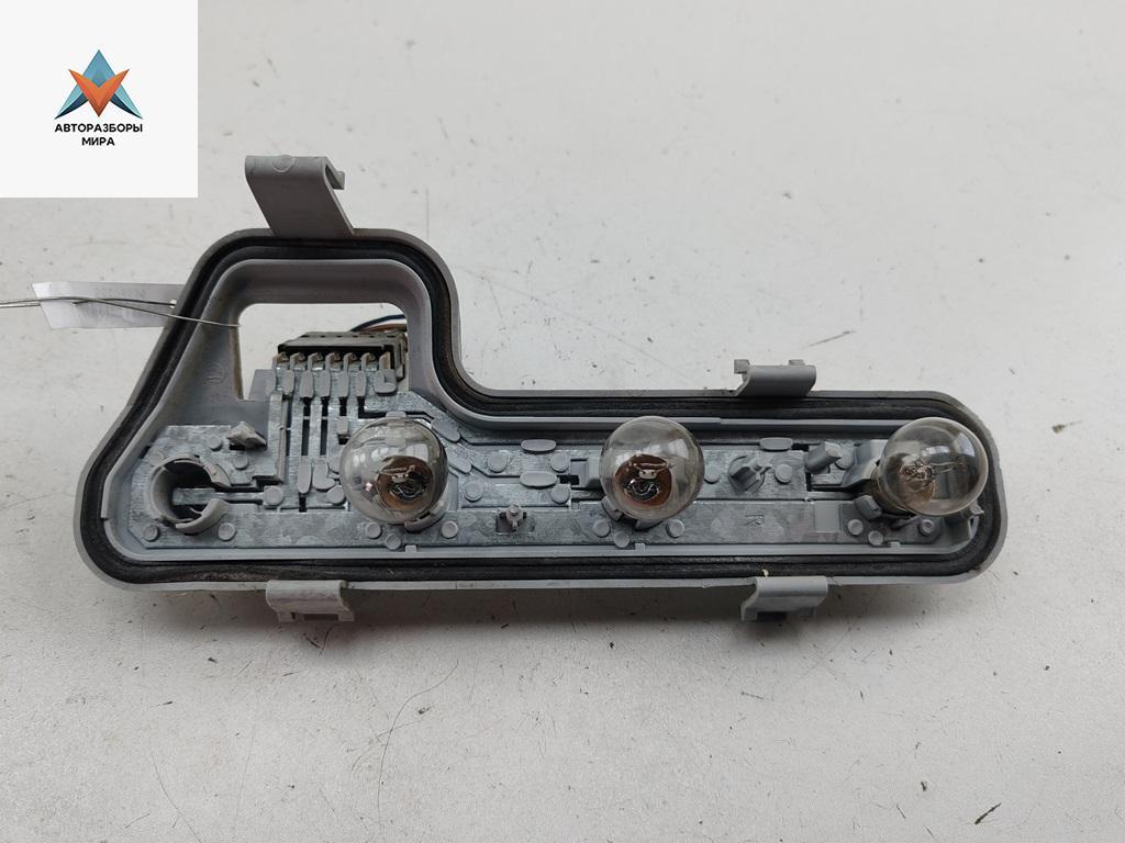Плата фонаря заднего правого Opel Zafira 1 поколение (A) 2002, 2.2 л., бензин, МКПП, серый, седан, 5249 - фото №1