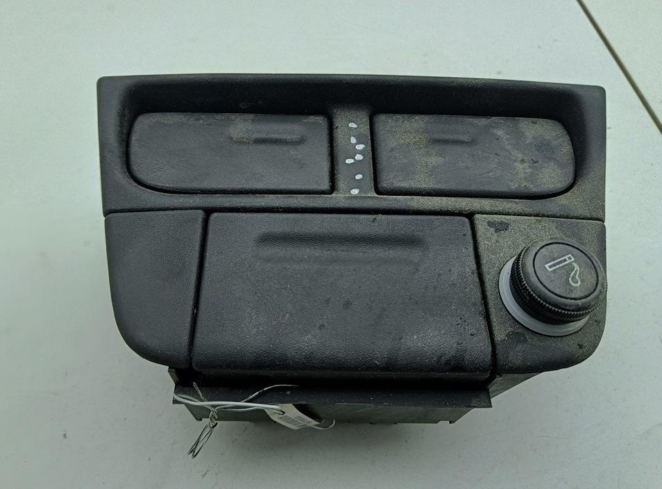 пепельница Opel Vectra B 1995, 1.8 л., бензин, АКПП, жёлтый, седан, 90568382
