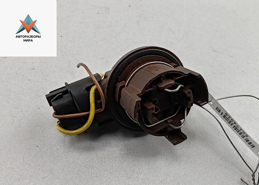 Патрон лампы фары Opel Zafira 1 поколение (A) 2002, 2.2 л., бензин, МКПП, серый, седан - фото №1