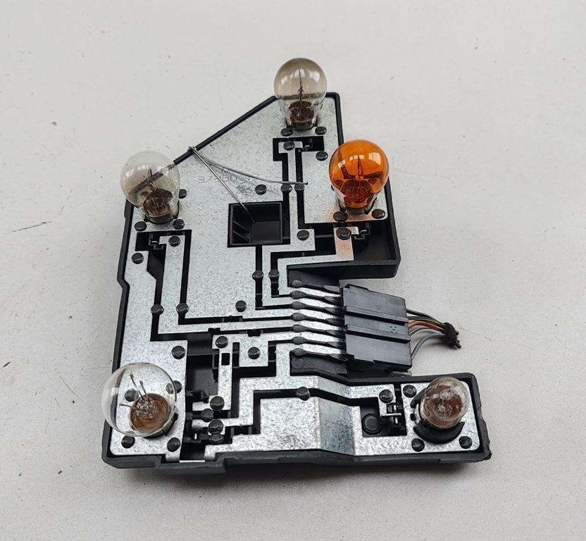 Плата фонаря заднего правого Opel Vectra B 1998, 1.6 л., бензин, МКПП, серый, седан, 90568049