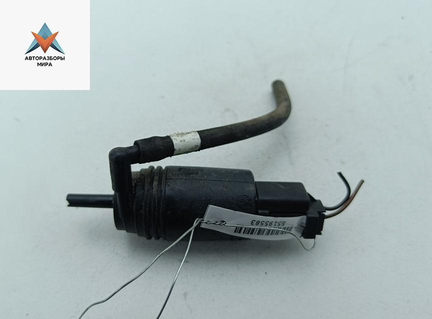 насос (моторчик) омывателя стекла BMW 5 серия E60/E61 2006, чёрный, универсал, 8377612 - фото №1