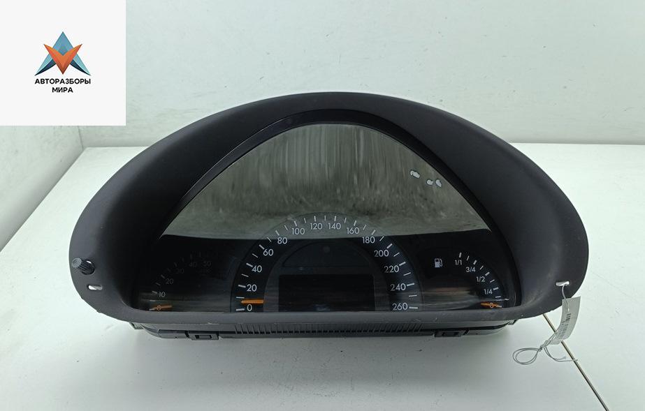 приборная панель Mercedes-Benz C-Класс W203/S203/CL203 2003, 2.2 л., дизель, МКПП, серый, универсал, 2035401347 - фото №1