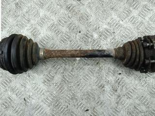 полуось передняя левая (приводной вал, ШРУС) Volkswagen Passat B4 1995, 1.6 л., бензин, МКПП, синий, универсал
