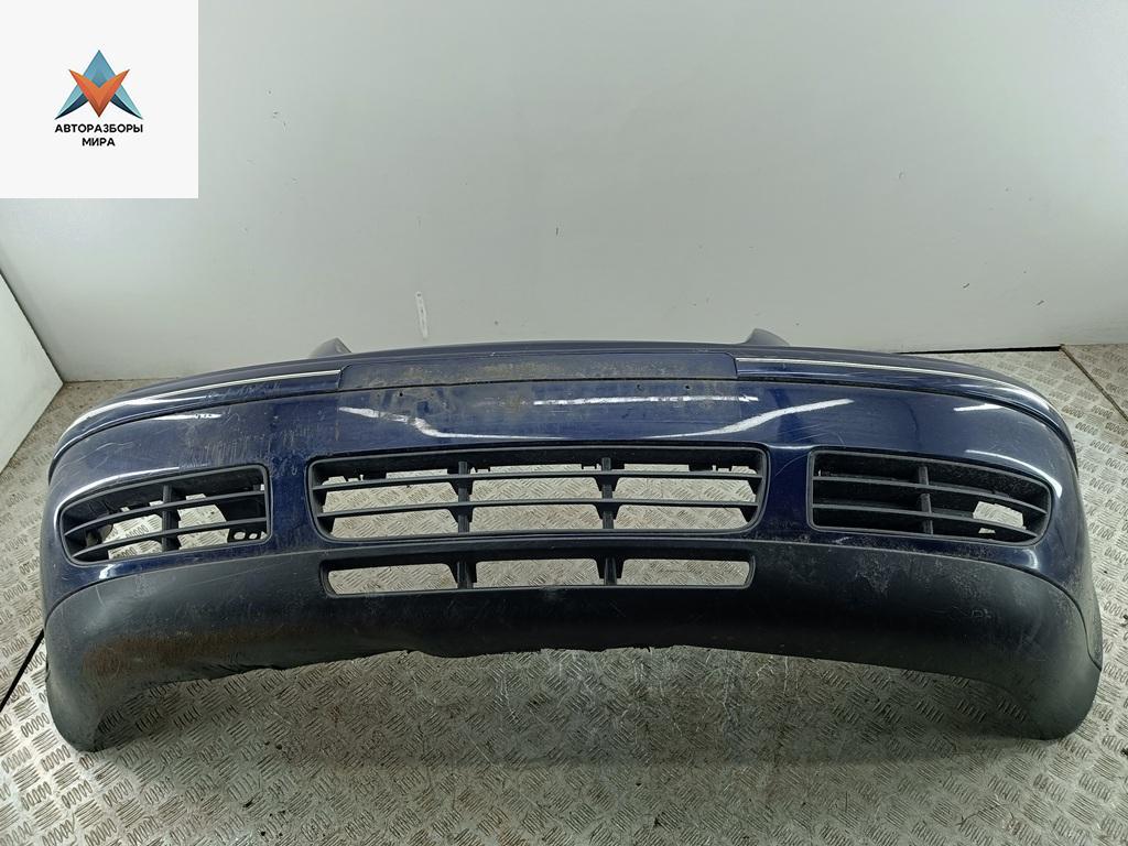 бампер передний Volkswagen Bora 1 поколение 2000, бензин, синий, седан - фото №1