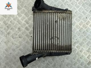 радиатор интеркулера Volkswagen Touareg 1 поколение 2003, 2.5 л., дизель, АКПП, чёрный, внедорожник 5 дв., 7L0145803A