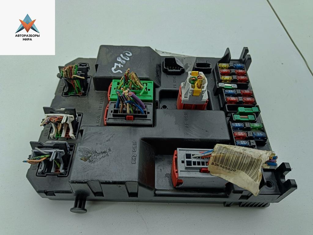 блок предохранителей Peugeot 307 1 поколение 2003, 1.6 л., бензин, МКПП, серый, универсал, BSIJ04 - фото №1