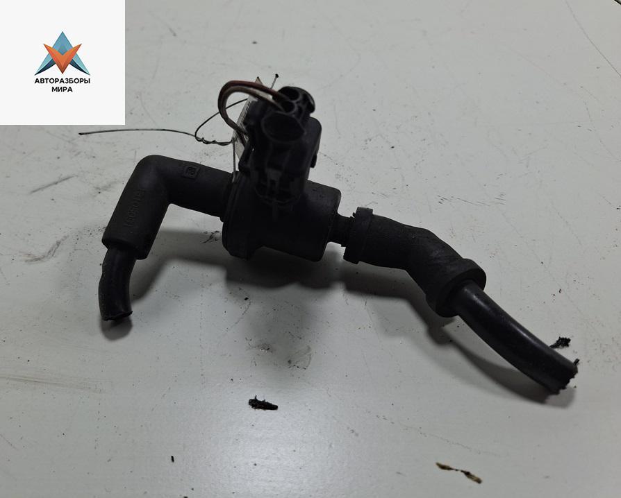 клапан вентиляции топливного бака Opel Zafira 2 поколение (B) 2005, 1.8 л., бензин, МКПП, серый, минивэн - фото №1