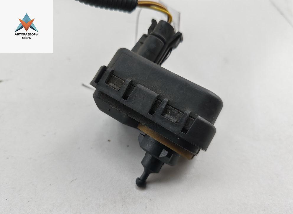 корректор фар Opel Vectra B 1998, 1.6 л., бензин, МКПП, серый, седан, 90543321 - фото №1