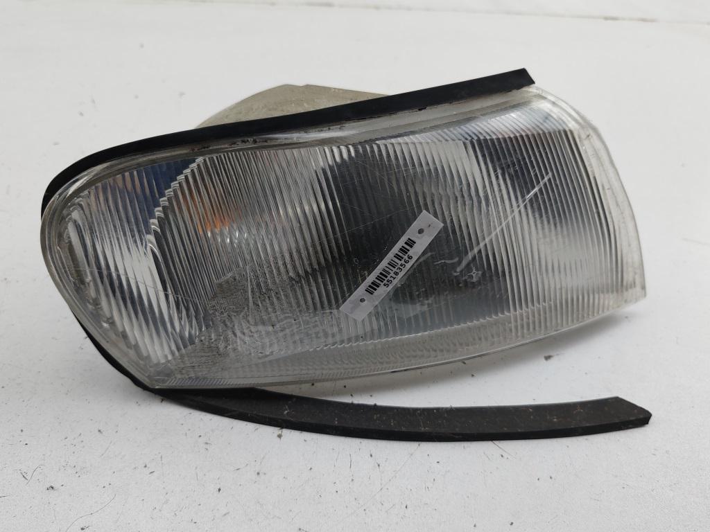 Поворотник (указатель поворота) правый Opel Vectra B 1995, 1.6 л., бензин, МКПП, красный, седан, 90464684