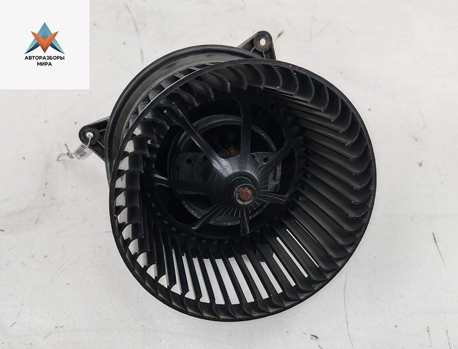 моторчик печки Ford Mondeo 3 поколение 2001, 1.8 л., бензин, МКПП, зелёный, универсал, XS4H18456AD - фото №1