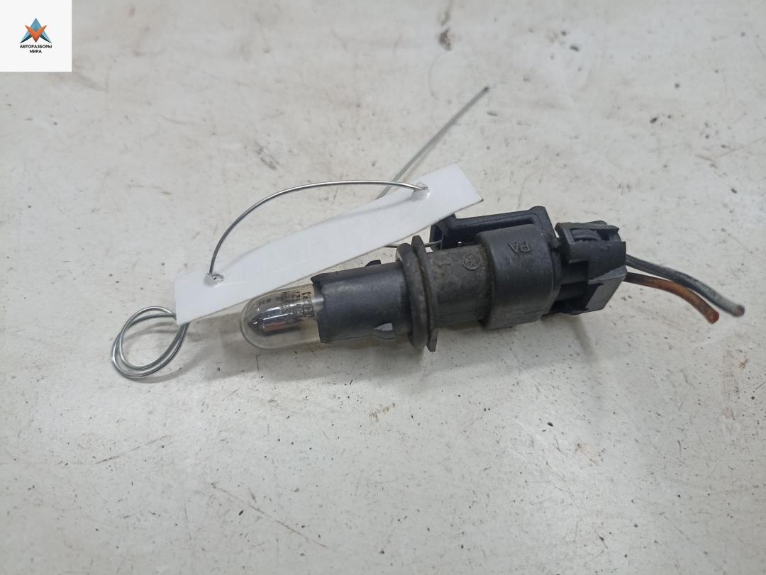 Патрон лампы фары Opel Zafira 1 поколение (A) 2002, 2.2 л., бензин, МКПП, серый, седан - фото №1