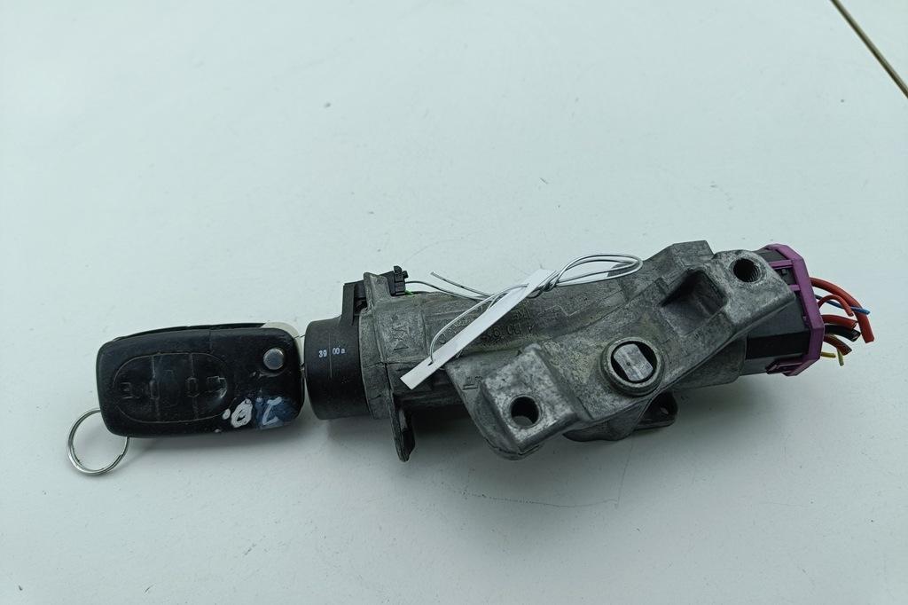 замок зажигания Audi A4 B6 2001, 2.0 л., бензин, МКПП, серый, седан, 4BO905851C