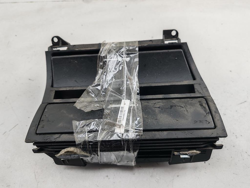 пепельница BMW 3 E46 2003, 2.0 л., дизель, МКПП, серый, универсал, 8268887