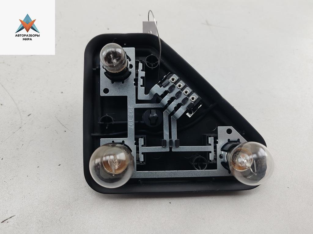 панель заднего левого фонаря BMW 5 серия E39 1998, 2.0 л., бензин, МКПП, синий, универсал, 8371325 - фото №1