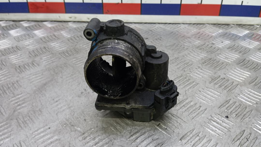 заслонка дроссельная Volkswagen Transporter T5 2006, 2.5 л., дизель, МКПП, микроавтобус, 076128063A - фото №1