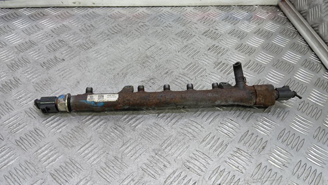 топливная рампа Volkswagen Caddy 4 поколение 2015, 1.6 л., дизель, МКПП, 03L130089B - фото №1