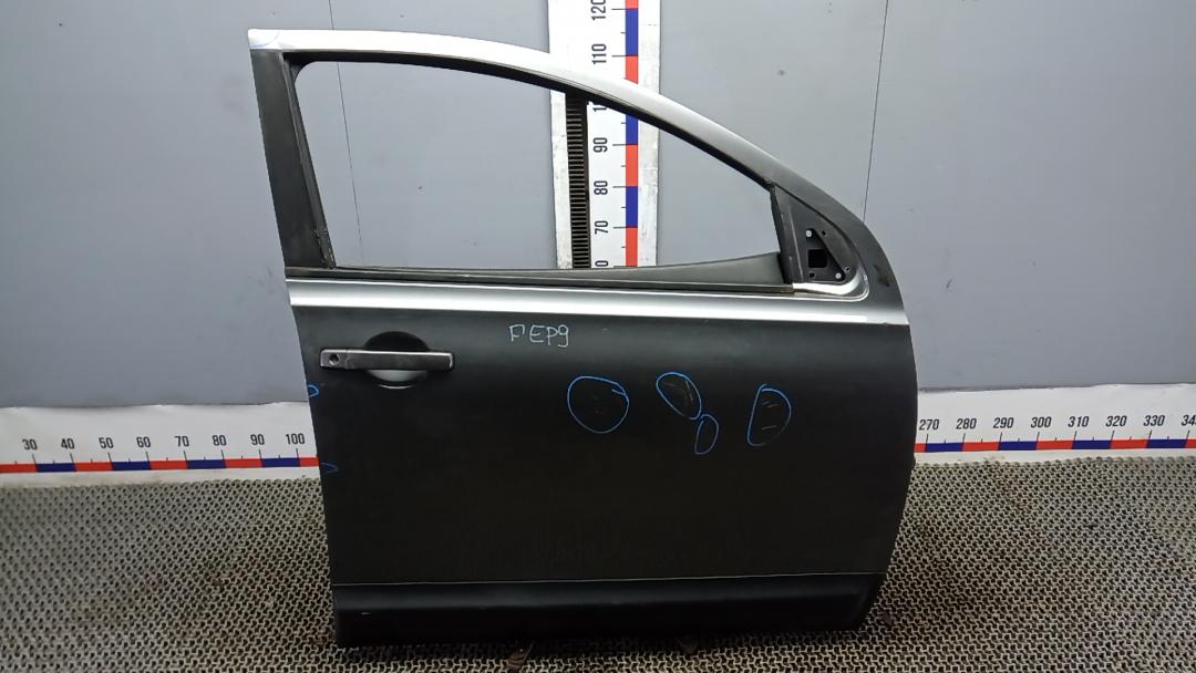 дверь передняя правая Nissan Qashqai 2 поколение 2013, 1.5 л., дизель, МКПП, внедорожник 5 дв. - фото №1