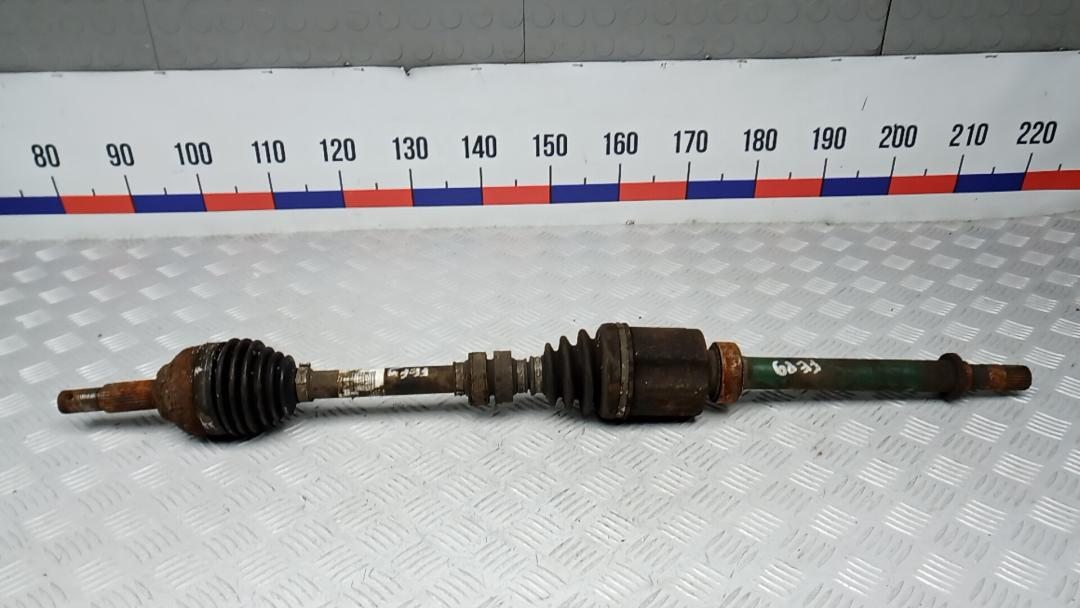 полуось передняя правая (приводной вал, ШРУС) Nissan Qashqai 2 поколение 2013, 1.5 л., дизель, МКПП, внедорожник 5 дв. - фото №1