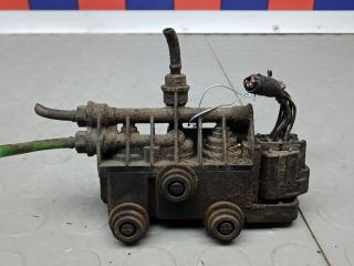 блок клапанов гидроподвески (Dynamic Drive) Land Rover Discovery 4 поколение 2012, 3.0 л., SD V6, дизель, АКПП, внедорожник 5 дв.