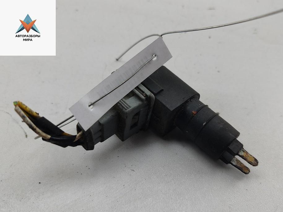 датчик уровня омывающей жидкости Peugeot 607 1 поколение 2000, 2.2 л., бензин, МКПП, серый, седан, 9753584780 - фото №1