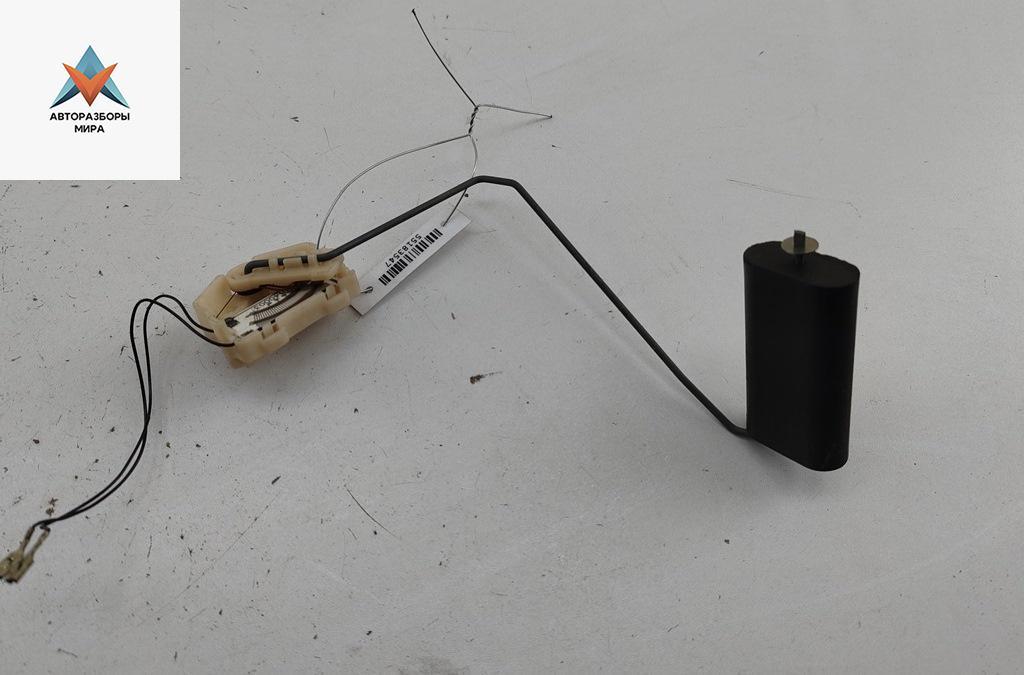 датчик уровня топлива Peugeot 607 1 поколение 2000, 2.2 л., бензин, МКПП, серый, седан - фото №1