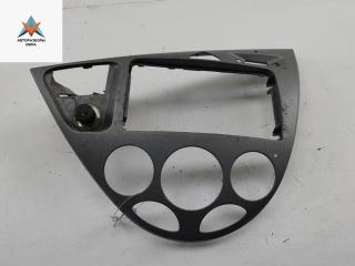 рамка под магнитолу Ford Focus 1 поколение 1999, 1.6 л., i, бензин, МКПП, серый, хетчбэк 5 дв., 98ABA046A04AE