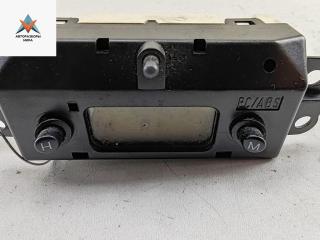 часы Ford Focus 1 поколение 1999, 1.6 л., i, бензин, МКПП, серый, хетчбэк 5 дв.