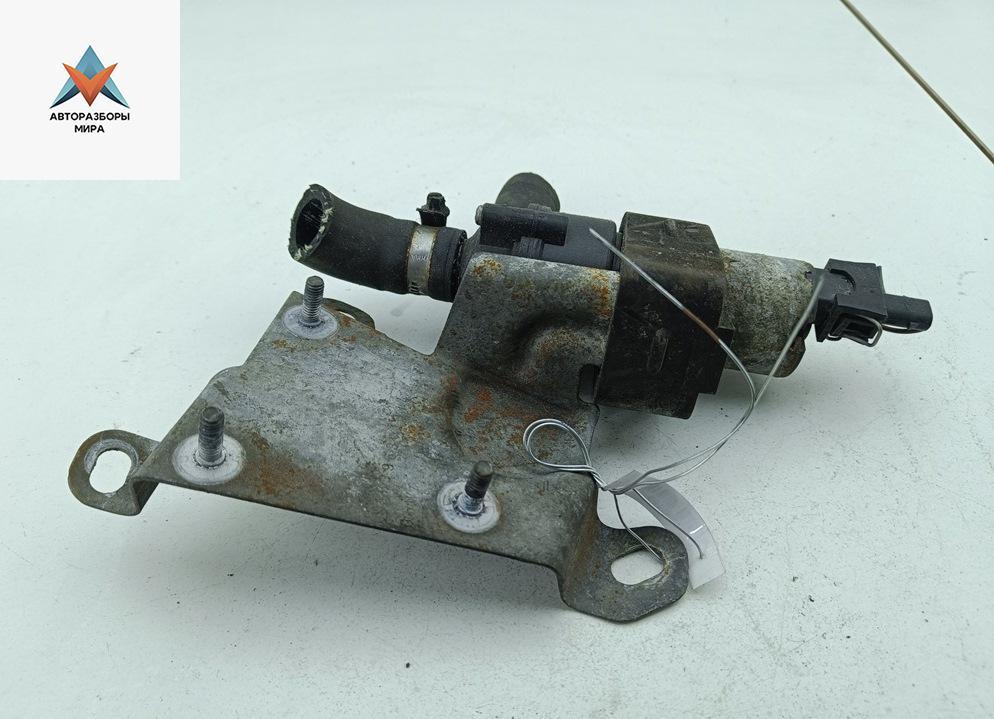 Насос водяной дополнительный Mercedes-Benz Vito-2 / Viano W639 2005, 2.2 л., дизель - фото №1