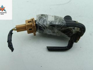 насос (моторчик) омывателя стекла Ford Focus 1 поколение [рестайлинг] 2002, серый, хетчбэк 5 дв., 93BB17K624