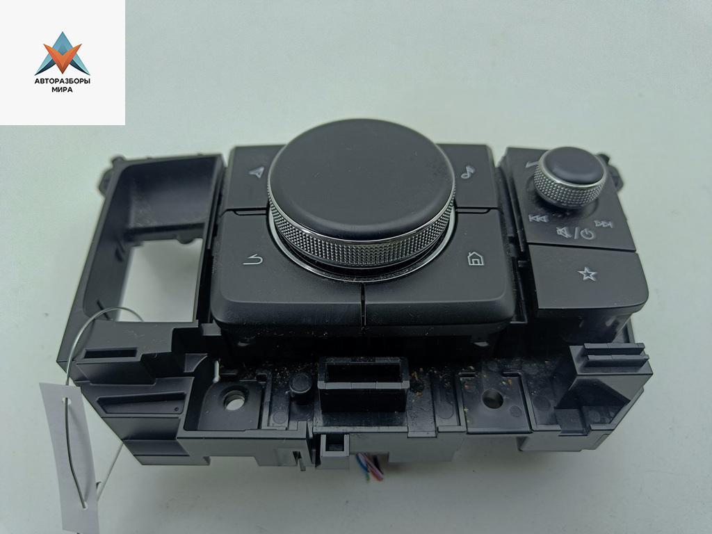 джойстик управления мультимедиа Mazda 3 BP 2019, 2.0 л., гибрид, МКПП, чёрный, хетчбэк 5 дв., BDGF66CMO - фото №1