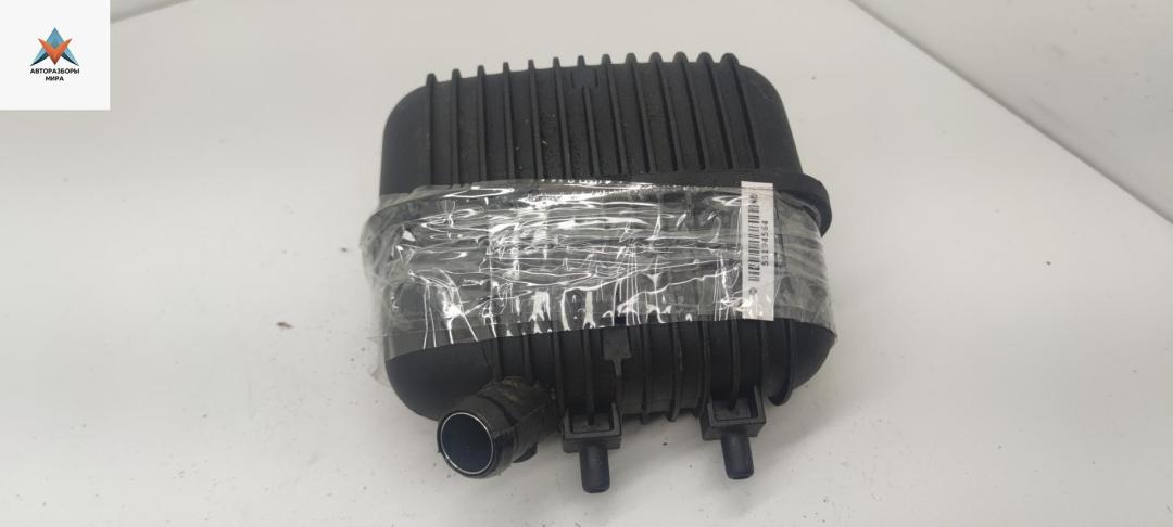 резонатор воздушного фильтра Audi A6 4F/C6 2006, 2.0 л., TFSI, бензин, МКПП, серый, универсал, 8E0129955B - фото №1