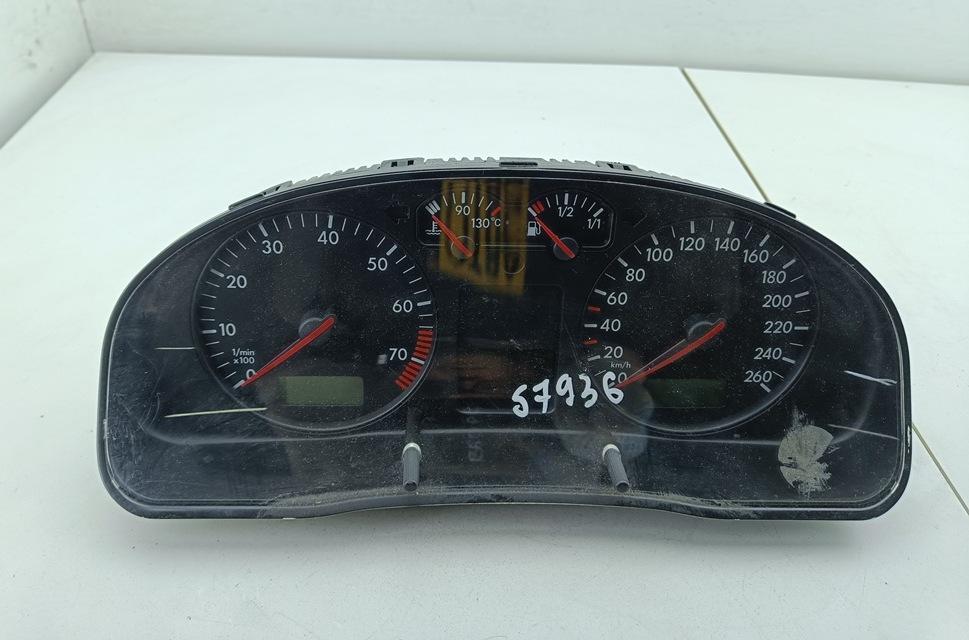 приборная панель Volkswagen Passat B5 2000, 1.6 л., бензин, МКПП, серый, универсал, 3B0920822