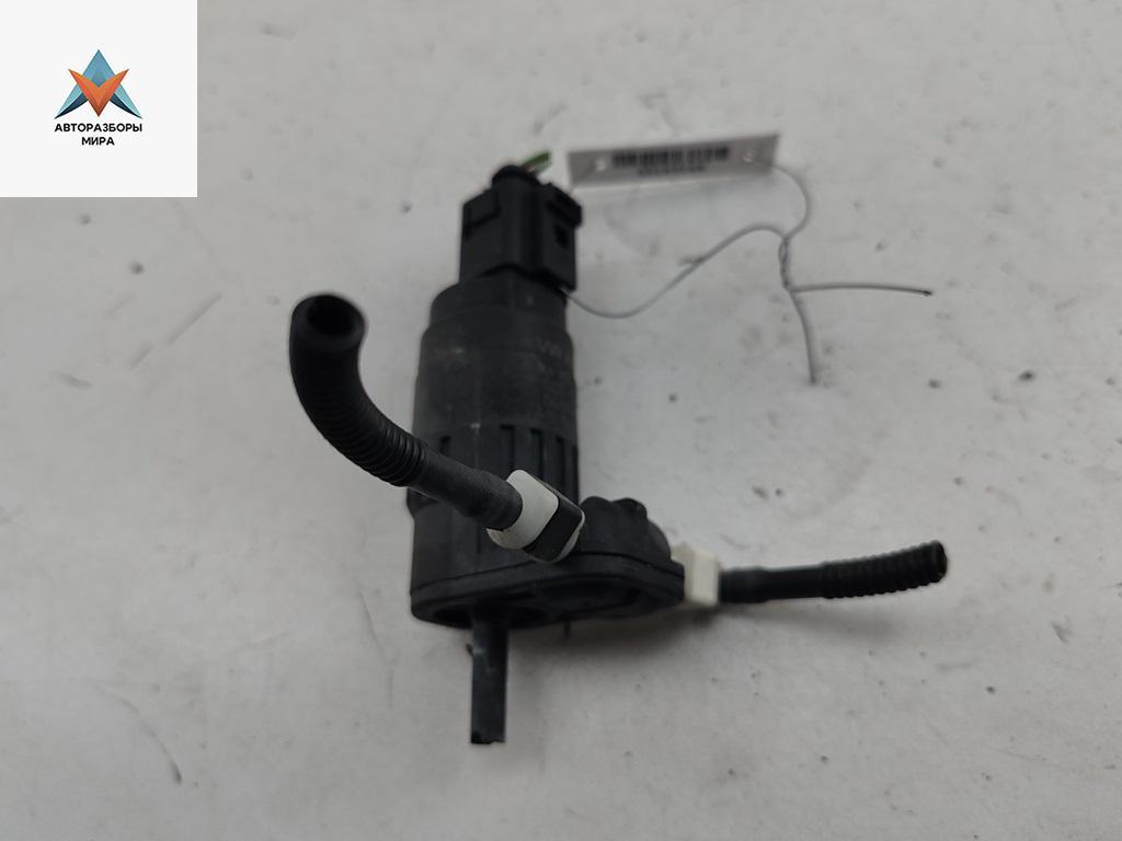 насос (моторчик) омывателя стекла Volkswagen Golf 6 поколение 2011, белый, хетчбэк 5 дв., 1K6955651 - фото №1