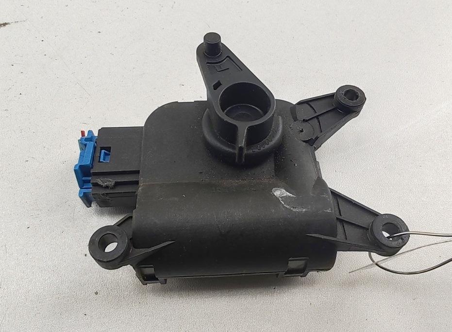 моторчик заслонки печки Volkswagen Touareg 2003, 2.5 л., дизель, АКПП, чёрный, внедорожник 5 дв., 0132801320