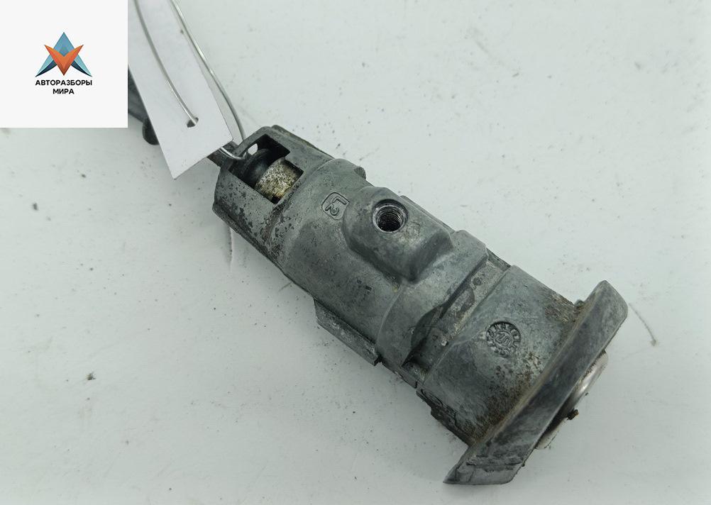 личинка дверного замка Volkswagen Passat B6 2007, 2.0 л., дизель, МКПП, коричневый, универсал, 8C0837157A - фото №1